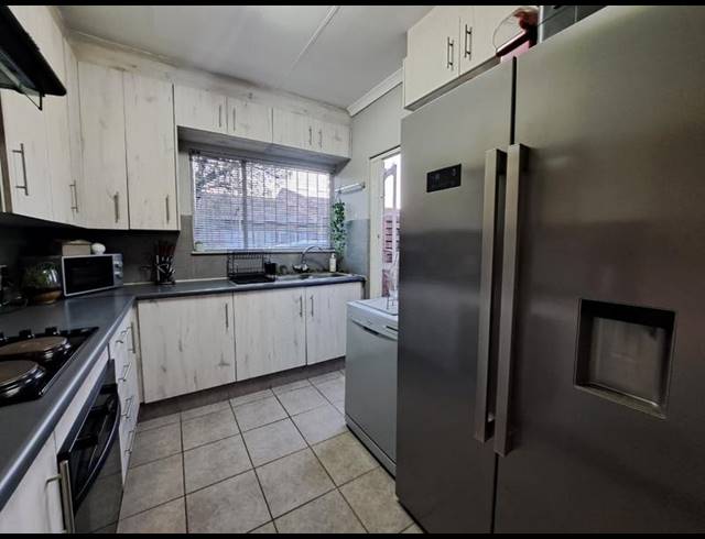 3 BEDROOM SIMPLEX FOR SALE IN BRACKENHURST